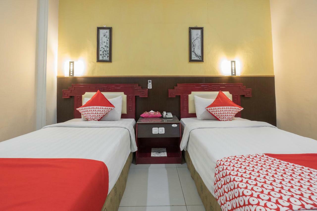 Oyo 821 Hotel Dinasti Macáçar Exterior foto